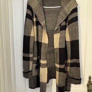 Absolutely Famous Black and Cream Knit Cardigan